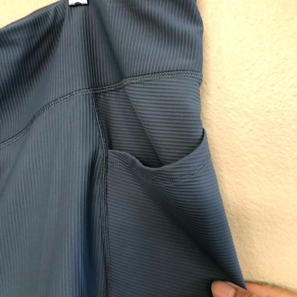 Old Navy High-Waisted PowerSoft Ribbed Compression Biker Shorts 8’inseam Size 4X - Picture 5 of 15